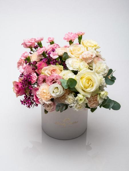Biały Box z kwiatów mieszanych (duży)