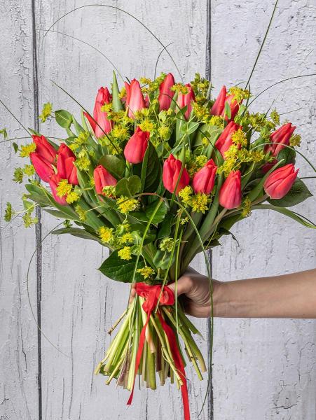 Czerwone Tulipany z dodatkiem