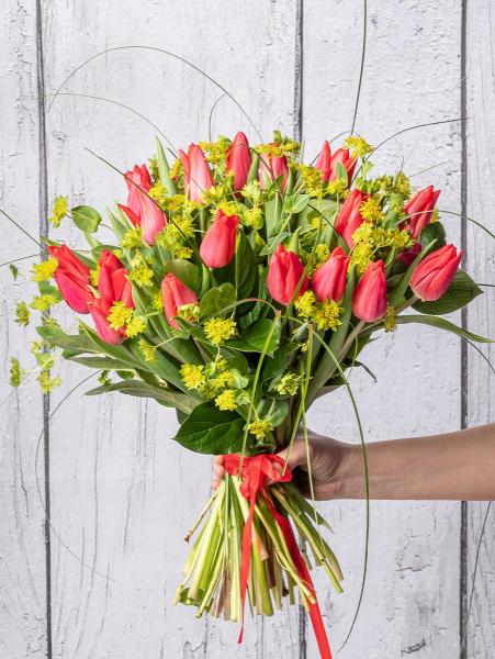 Czerwone Tulipany z dodatkiem